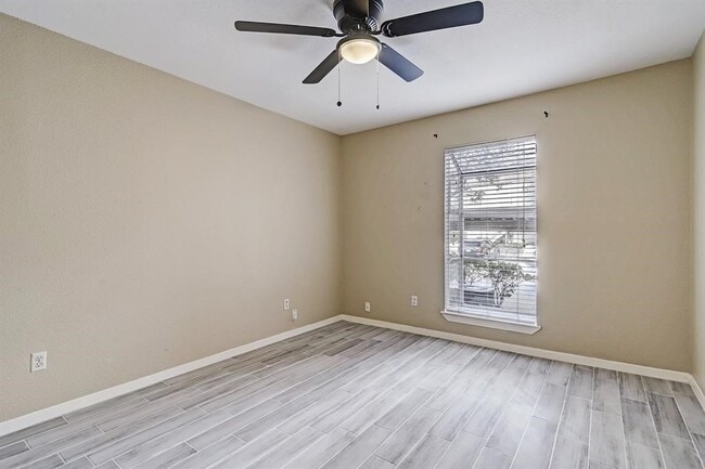 Photo - 1880 White Oak Dr Unit 177