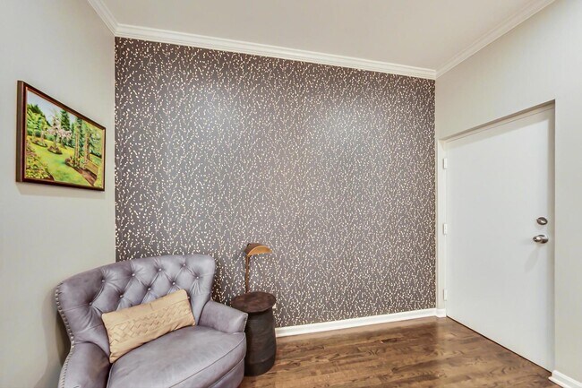 Photo - 1328 W Belmont Ave