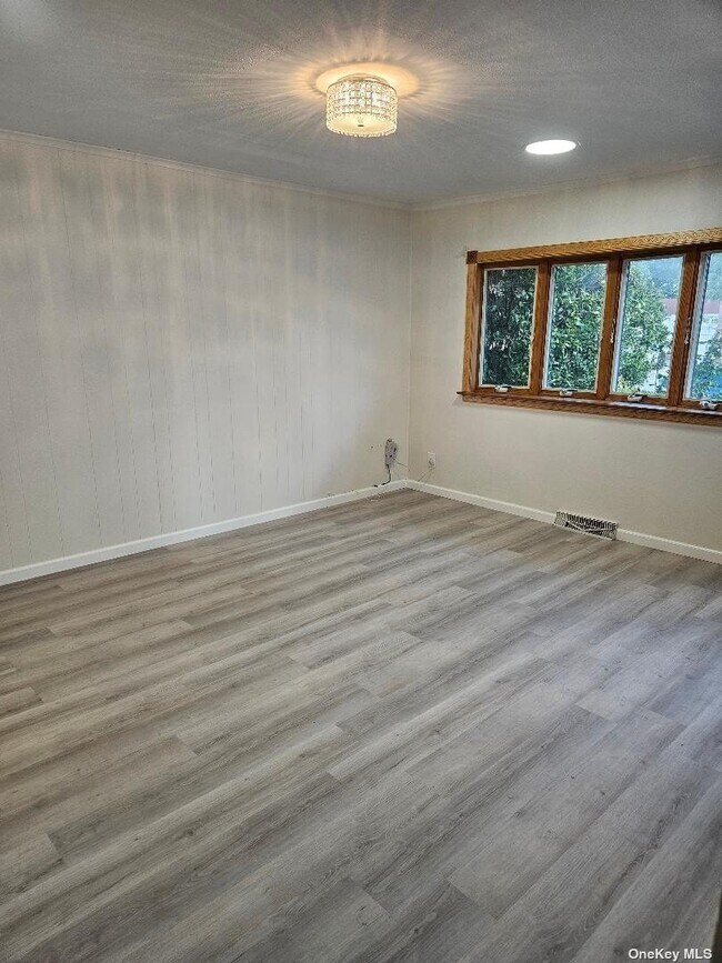 94 Gates Ave House House Rental in Valley Stream, NY