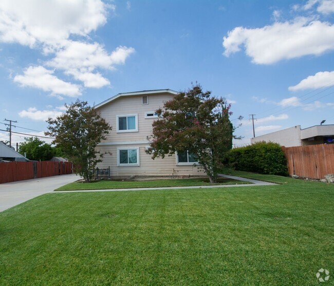 Building Photo - 1847 N Baker Ave Unit C Rental