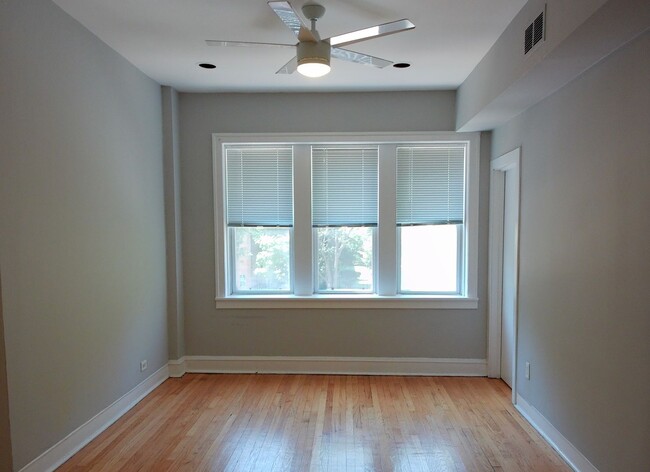 Photo - 937 N Ashland Ave Unit 937 N Ashland Ave  2