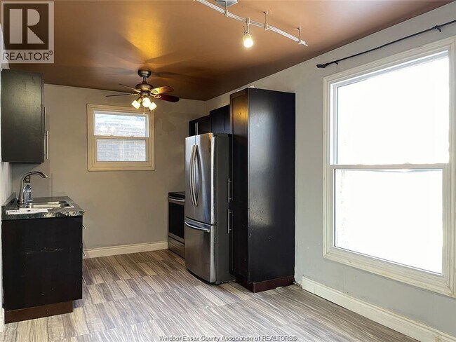 Photo - 8691 Darlington Crescent