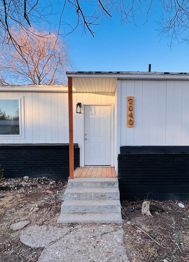 Building Photo - Heyburn Sessions Cottage Rental