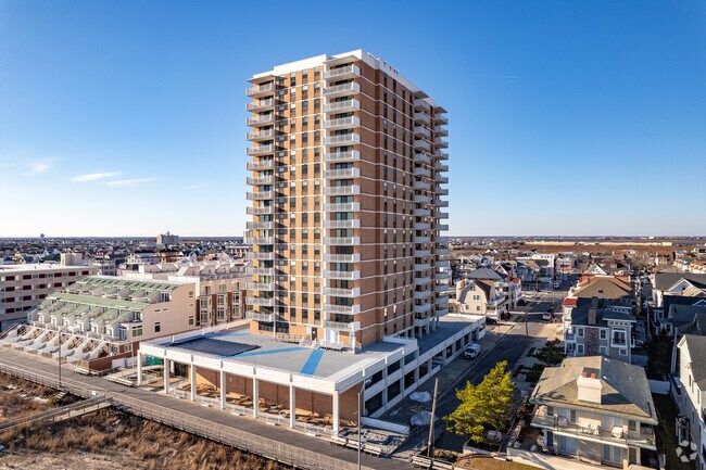 Regency Towers - Regency Towers Apartments