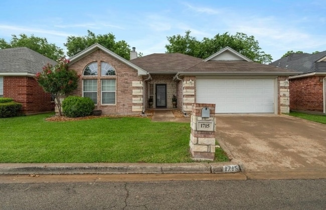 Building Photo - 1715 Sully Ct Rental
