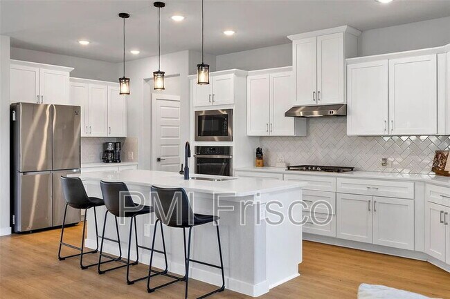 Photo - 6105 Poolside Way