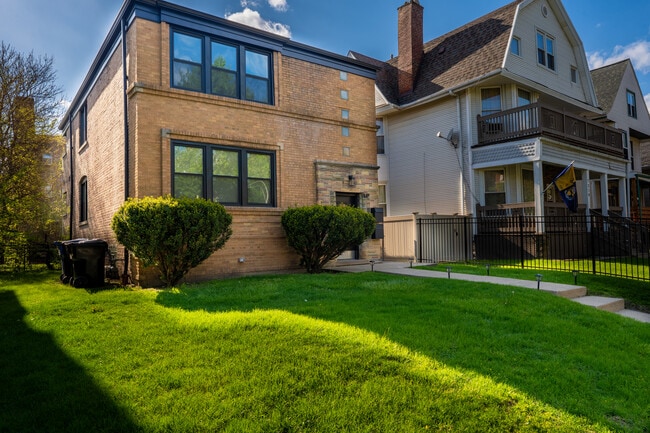 Photo - 7212 S Euclid Ave Unidad 2