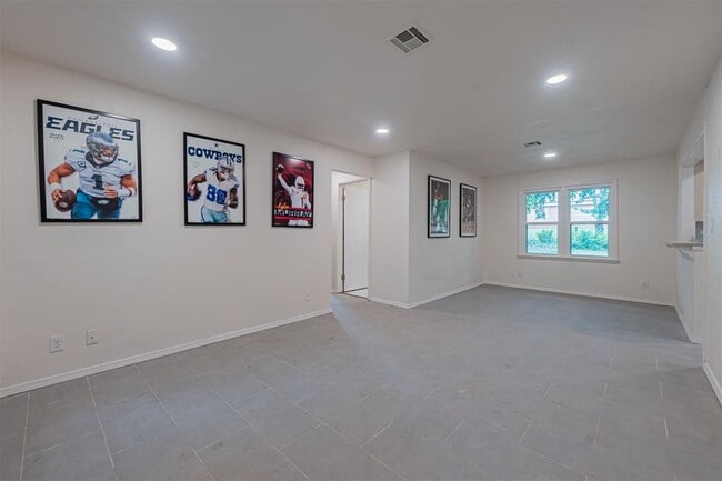 Photo - 1512 Bedford Ln