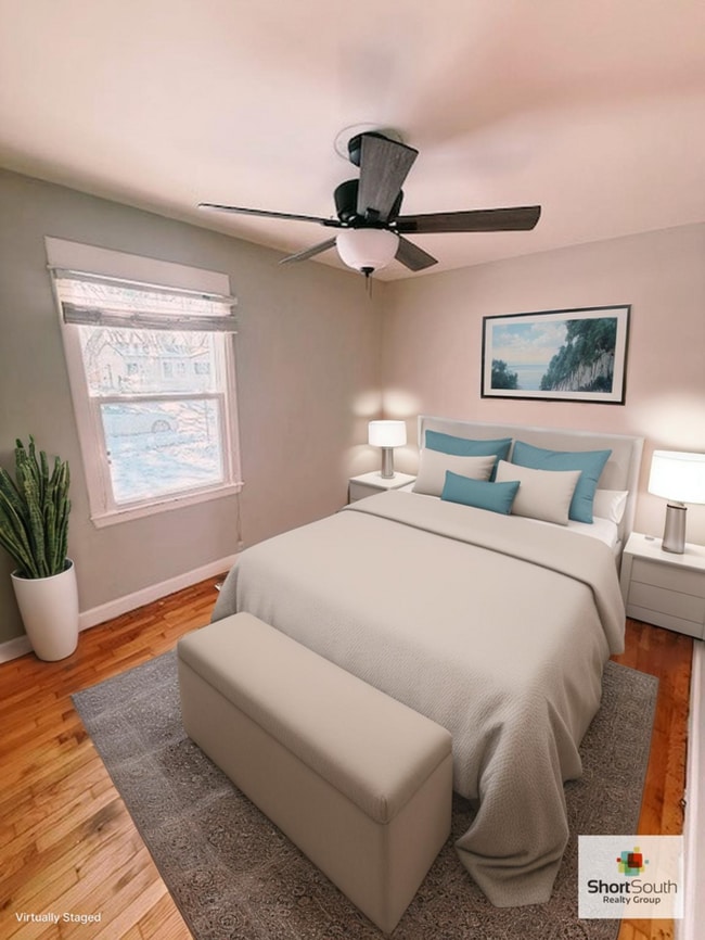 Photo - Lansing 4 bed 2 bath single family home with fenced in back yard.