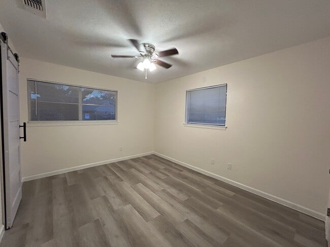 Photo - 3210 Valley Brook Dr