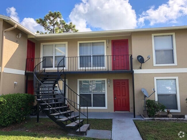 Building Photo - Spacious 2 Bedroom, 1 Bathroom Condo