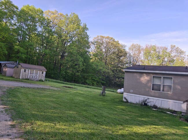 storage sheds - 3361 Coykendall Rd