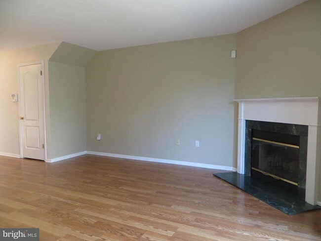 Photo - 6403 Rolling Hill Dr