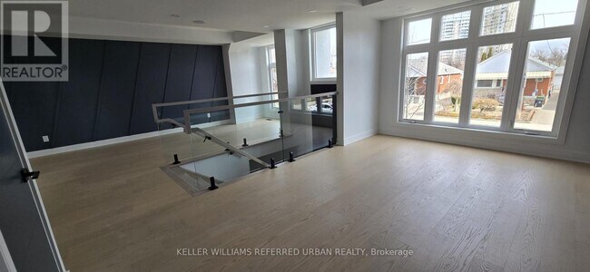 Photo - 354 Woodmount Ave