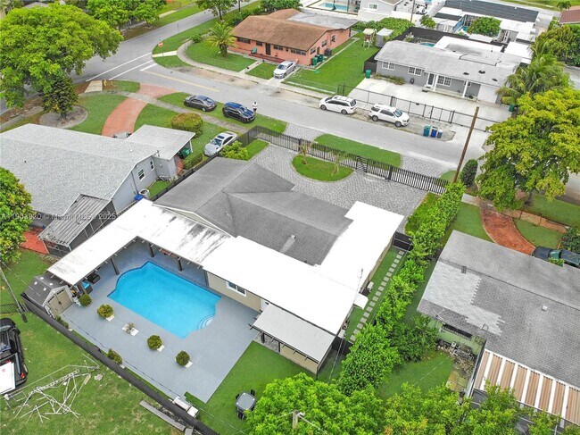 Photo - 801 NW 172nd Terrace