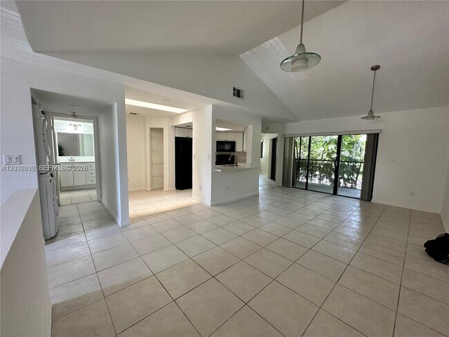 Photo - 9607 SW 138th Ave Unidad TC2R
