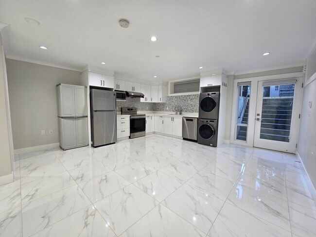 Photo - 2034 42nd Av W