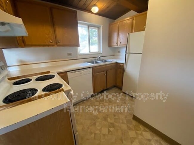 Building Photo - 1000 E Garfield St Unit Apt. 1