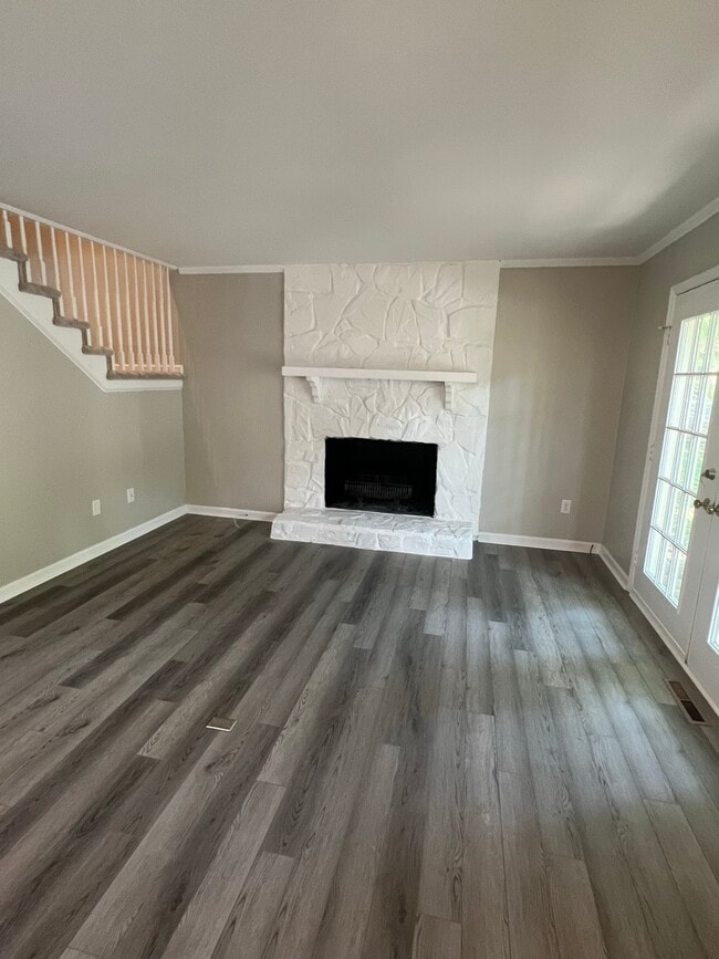 Photo - 3413 Stonehenge Sq