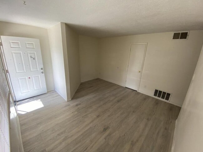 Photo - 13515 Copper Ave NE