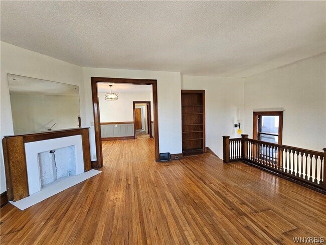 Photo - 891 Richmond Ave