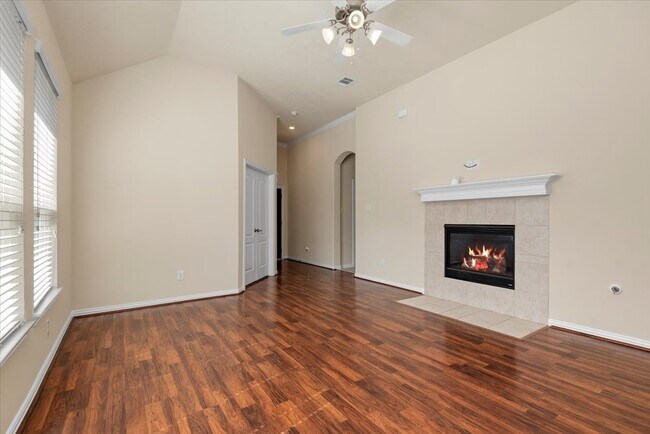 2217 Pine Creek Ct