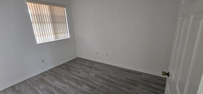 Photo - 4948 Leeward Ln Unit 3707
