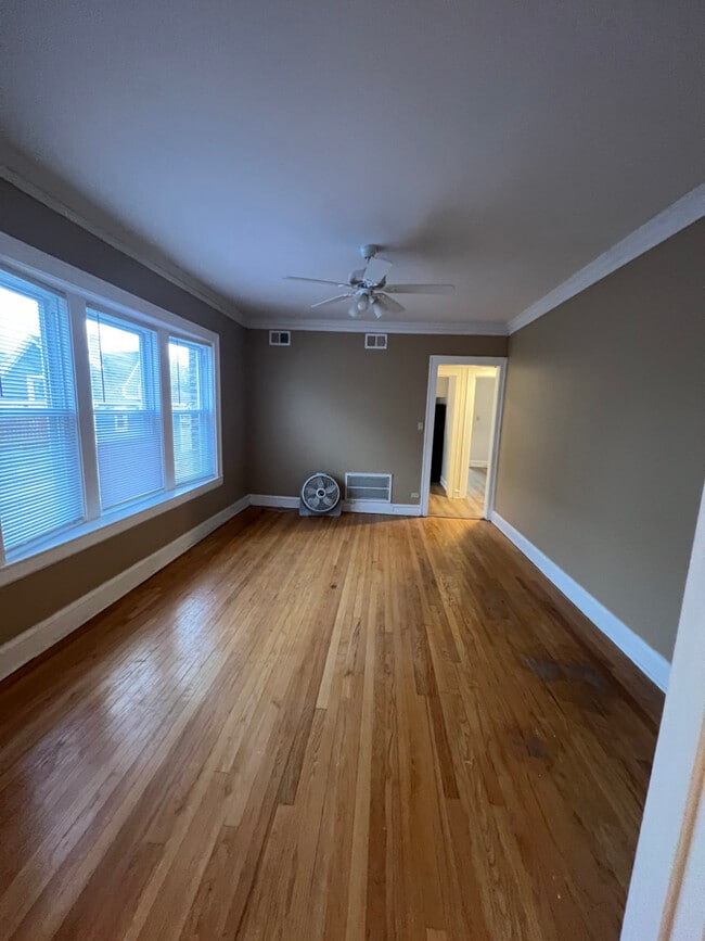 Photo - 1022 N Menard Ave Unit 2