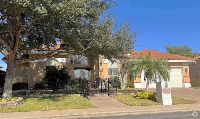 Building Photo - 214 Vintage Ln Rental