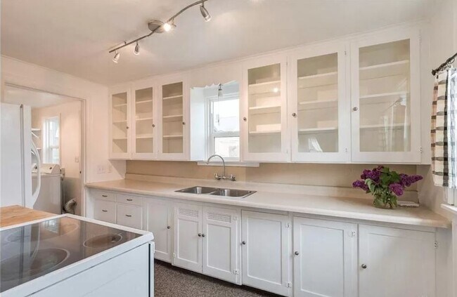 Photo - 1112 Elizabeth Ave