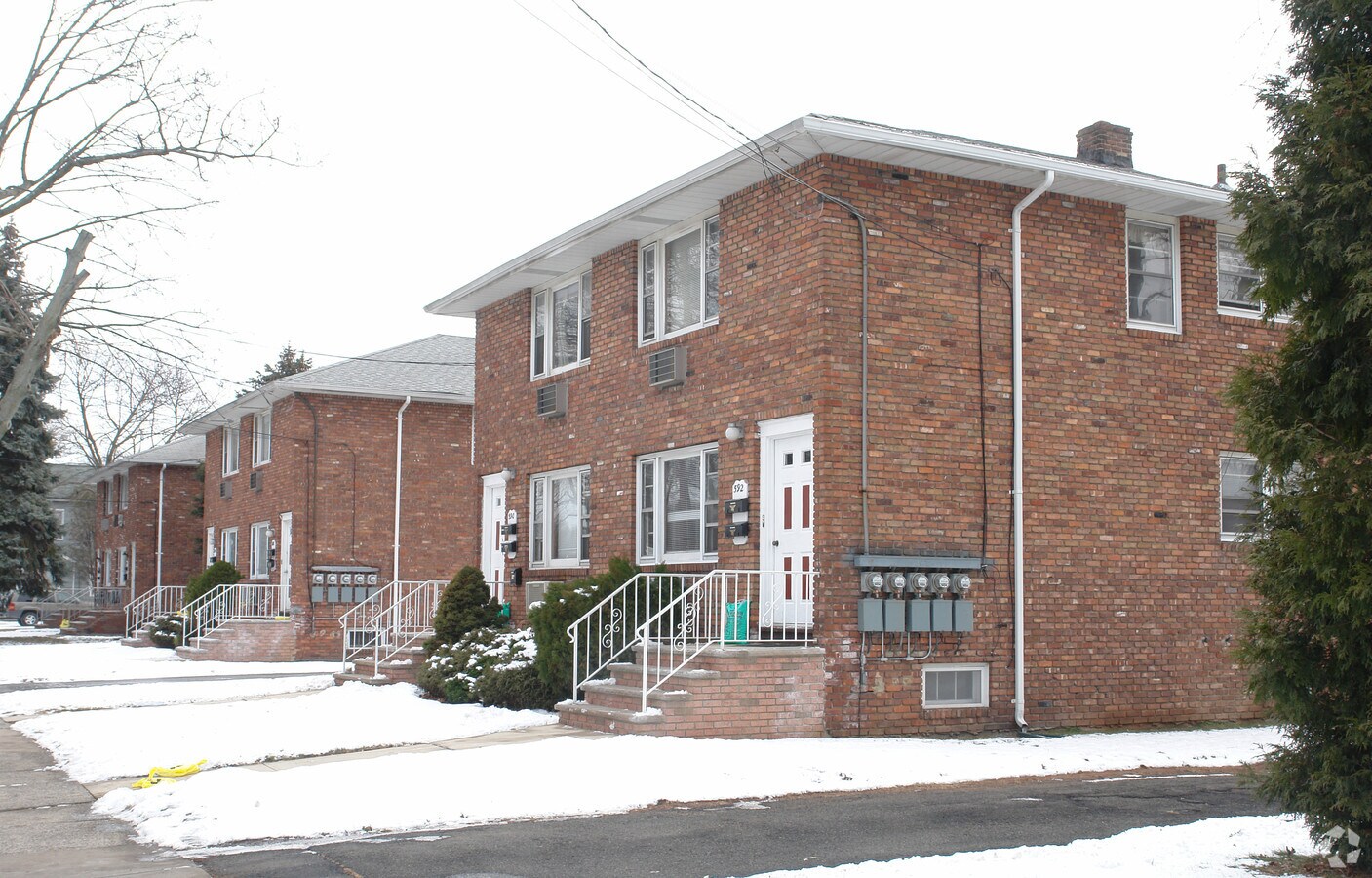 Photo - 557-592 W Hazelwood Ave