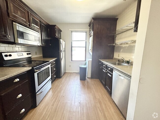 Building Photo - 1578 Tremont St Unit #4 Rental