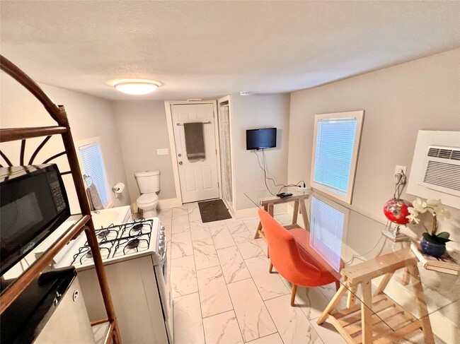 Photo - 5224 Leeland St Unidad B