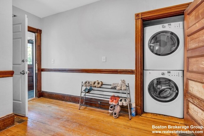 Photo - 180 Saint Alphonsus St