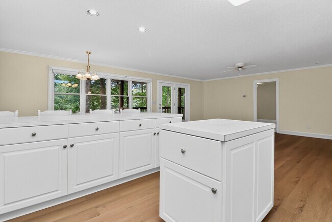 151 Seagrove Ln