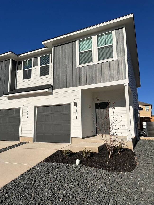 Building Photo - 3920 Abbott Pass Unit 3920 Abbott Pass #101