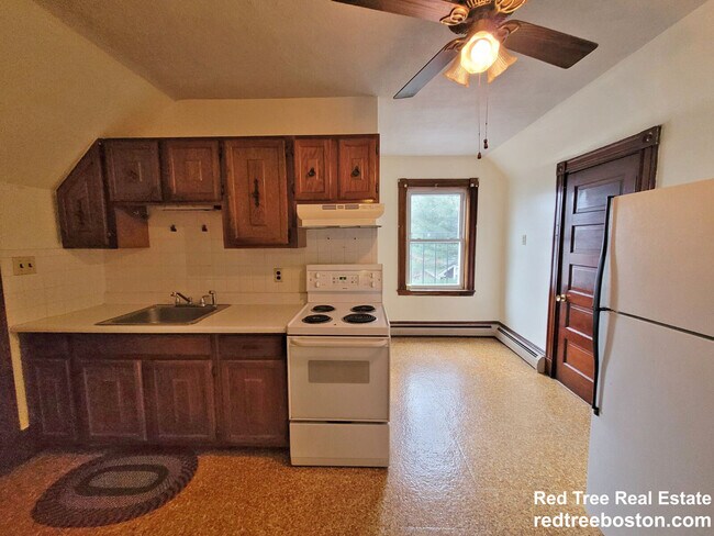 168 Elm St Unit 3