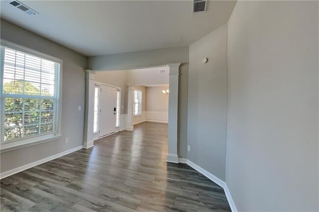 Photo - 3370 Spindletop Dr NW