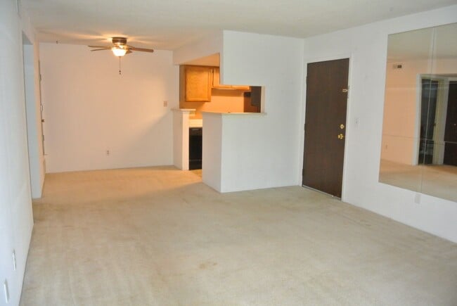 Photo - 1 Bedroom 1 Bath in Woodside Village