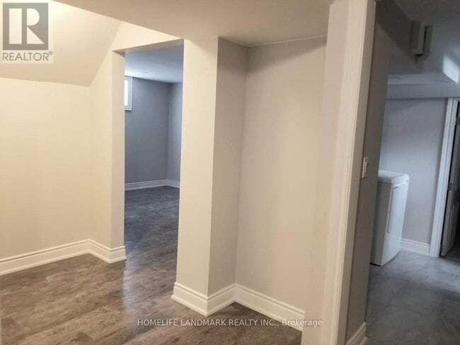 Photo - 12 Ottawa Ct