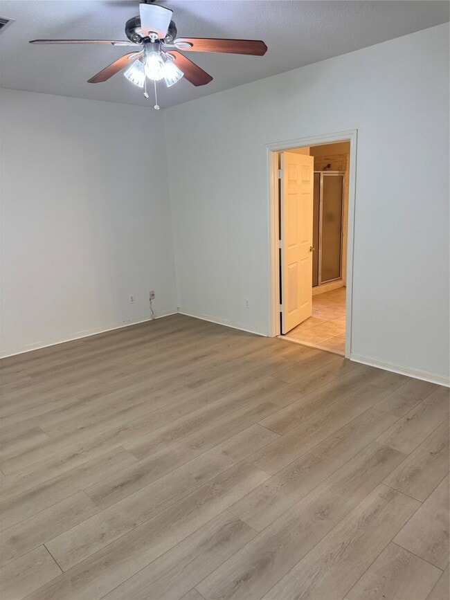 Photo - 120 Hiwon Dr
