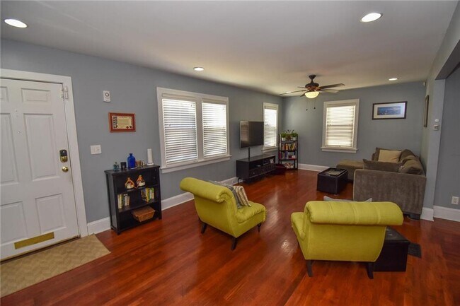 Photo - 184 Clifton St SE
