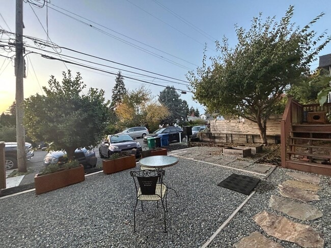 Building Photo - 8526 16th Ave NW Unit B