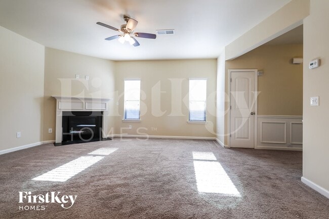 Photo - 6013 Cloverfield Way
