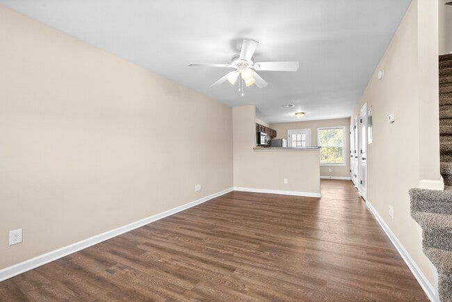Photo - 310 Rowand Ct