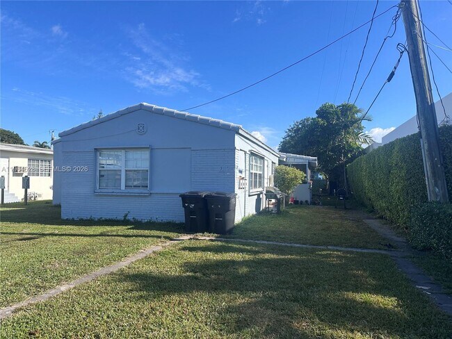 Photo - 2125 Bay Dr Unidad C