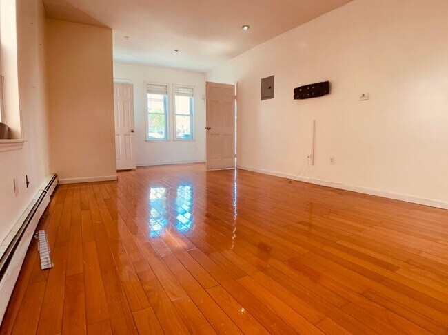 Photo - 23-28 28th Street, 1 Unit 1