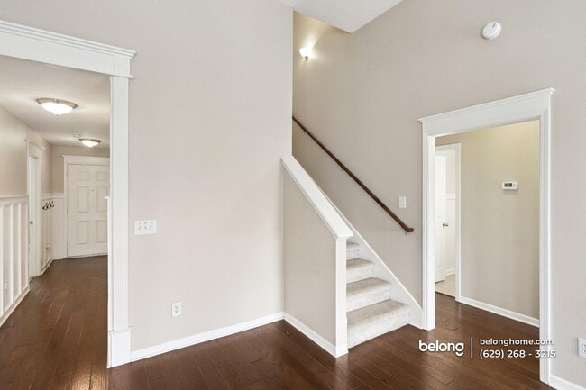 Photo - 404 Birdstone Dr