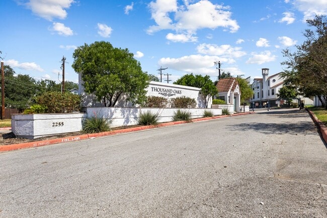 Building Photo - 2255 Thousand Oaks Dr Unit 504