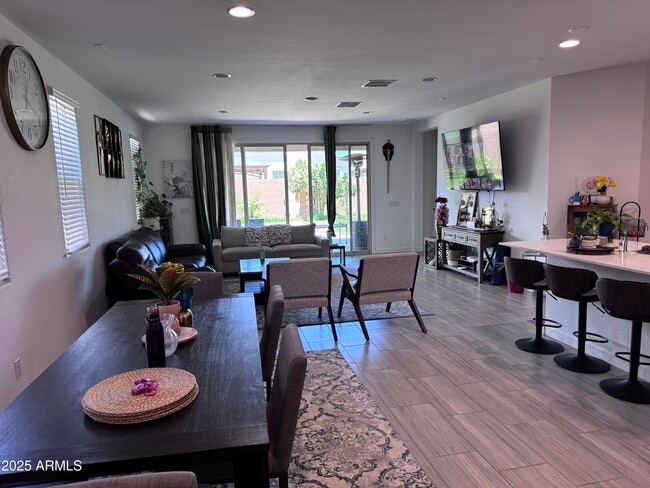 Photo - 80 E Elmwood Pl